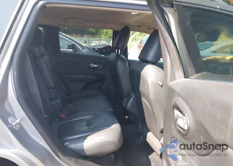 2015 Jeep Cherokee Latitude z USA, uszkodzony, nr VIN 1C4PJMCS2FW789144